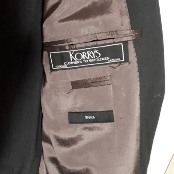 Hugo Boss, 2 piece suit. 44R jacket/36R pants - Picture 3 of 7